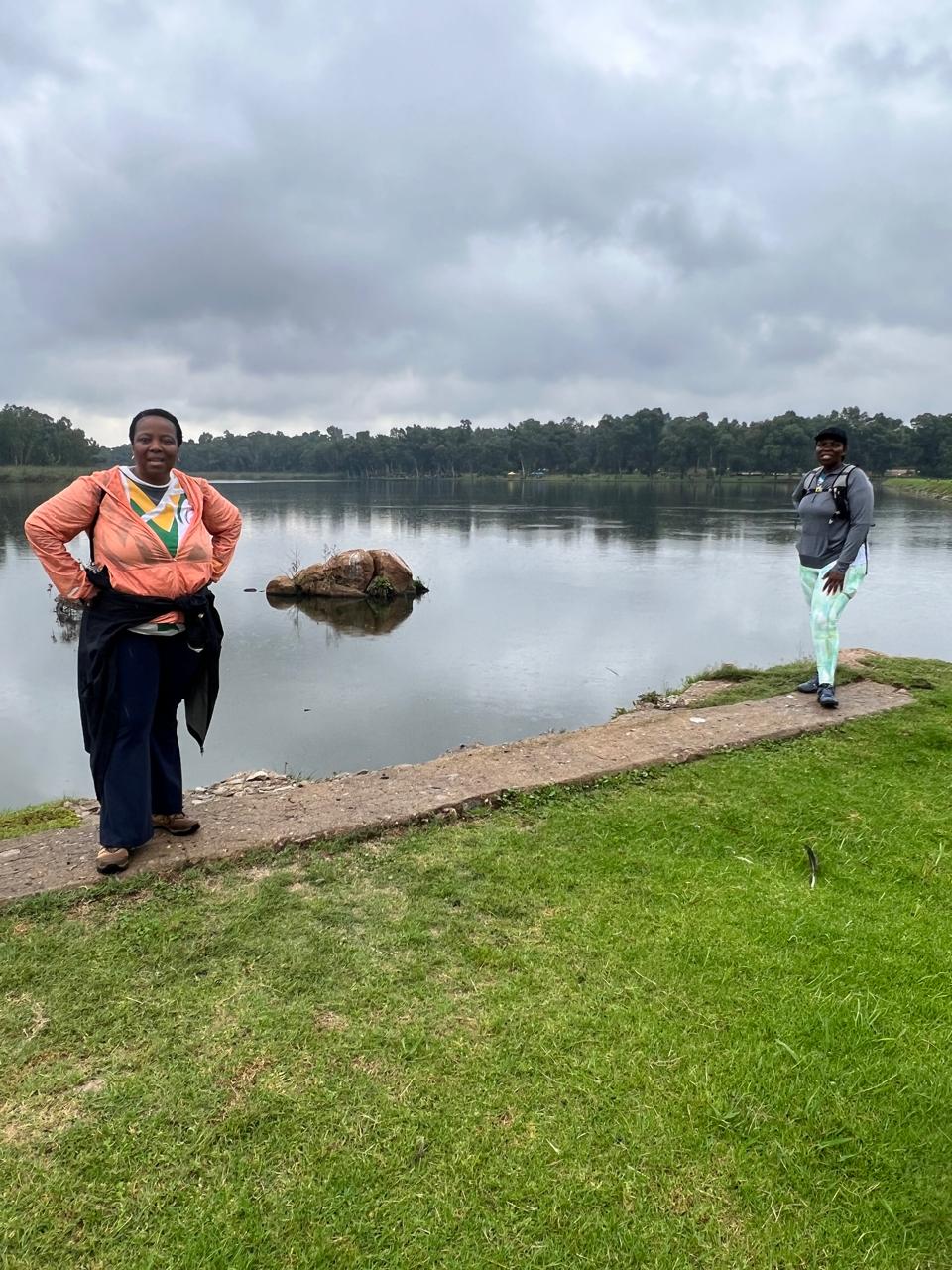 Lakeside pause